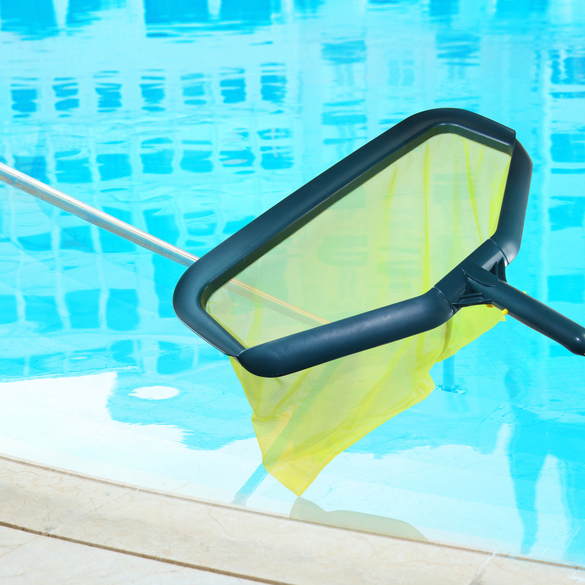 Pool Kescher & Reinigungssets